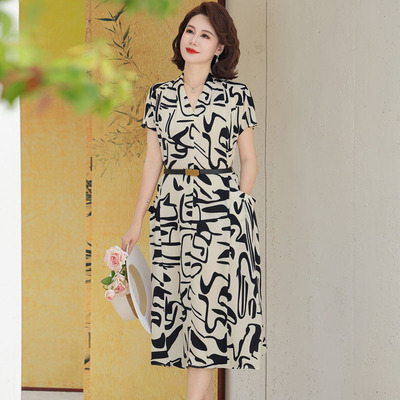 母亲节礼物年轻妈妈夏装连衣裙
