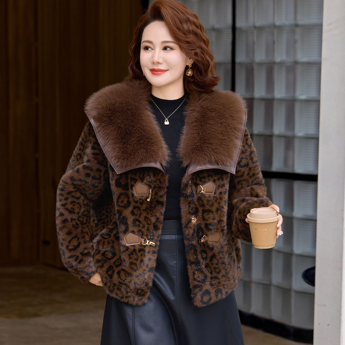 妈妈冬装仿水貂绒中老年女大衣