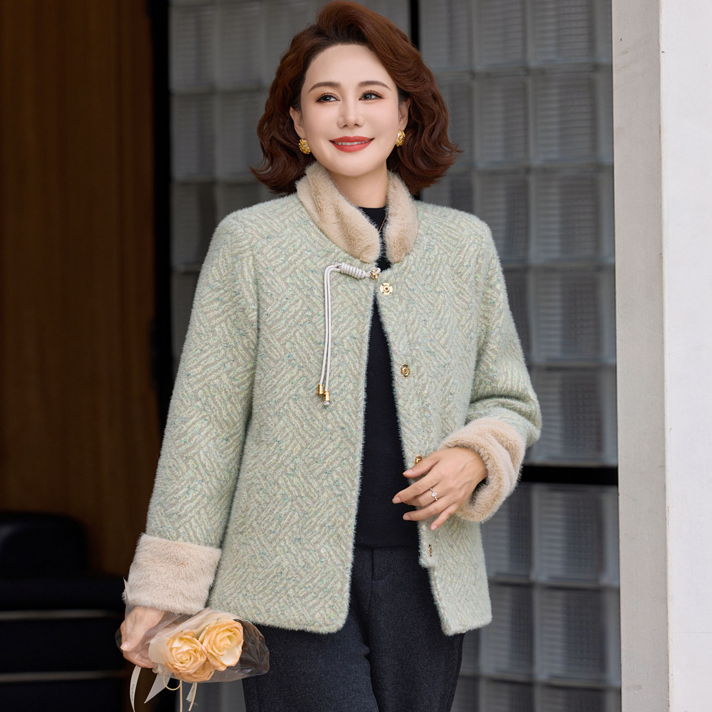 妈妈秋冬装洋气翻领毛呢外套