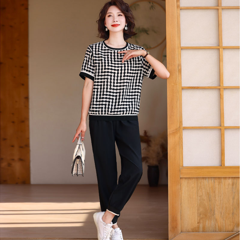 妈妈洋气短袖卫衣中年女装夏装时尚中老年夏季大码休闲运动服套装