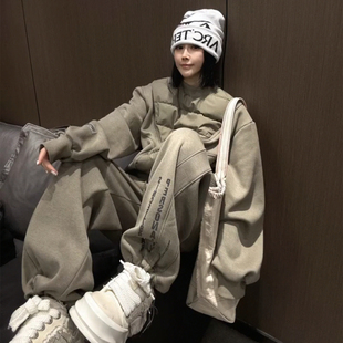 高级感运动服套装女秋冬欧货复古休闲炸街棉服拼接加绒卫衣两件套