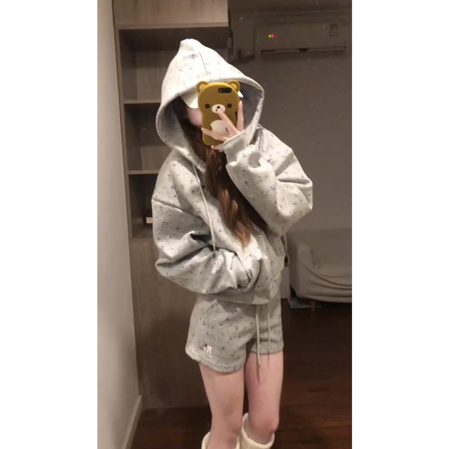 休闲运动服套装女春季新款高级感时尚洋气减龄连帽卫衣短裤两件套,女装/女士精品,休闲运动套装,淘宝优惠券,粉丝福利购,淘宝优惠卷