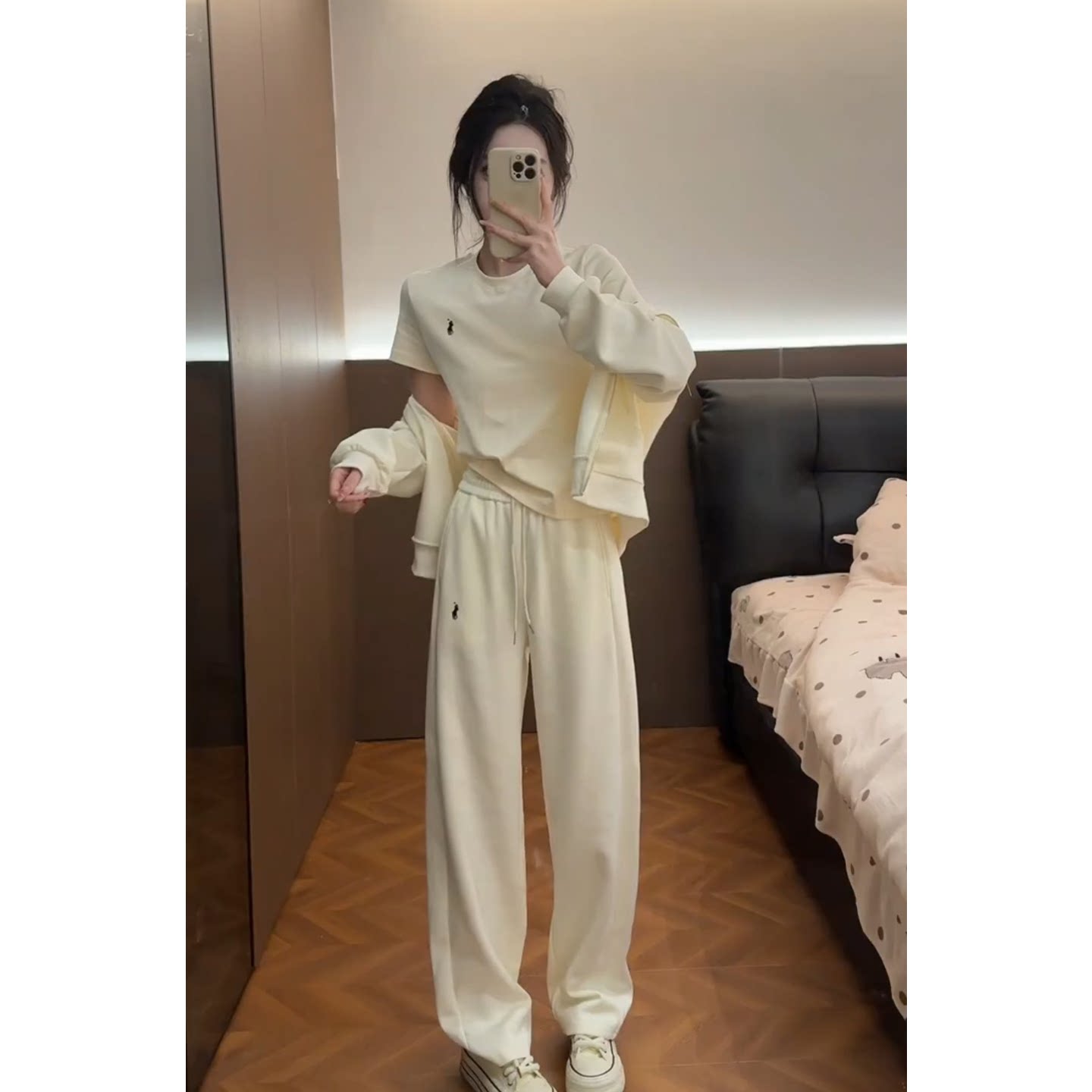 早春漂亮套装休闲炸街高级感韩系减龄连帽卫衣短袖运动服两件套潮