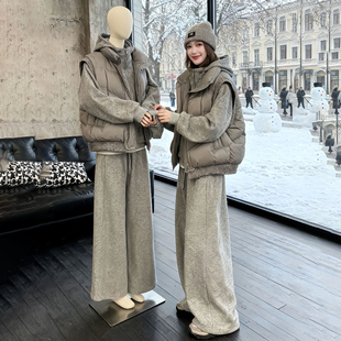 网红超火冬季一整套穿搭高级感运动服加厚马甲加绒卫衣卫裤三件套