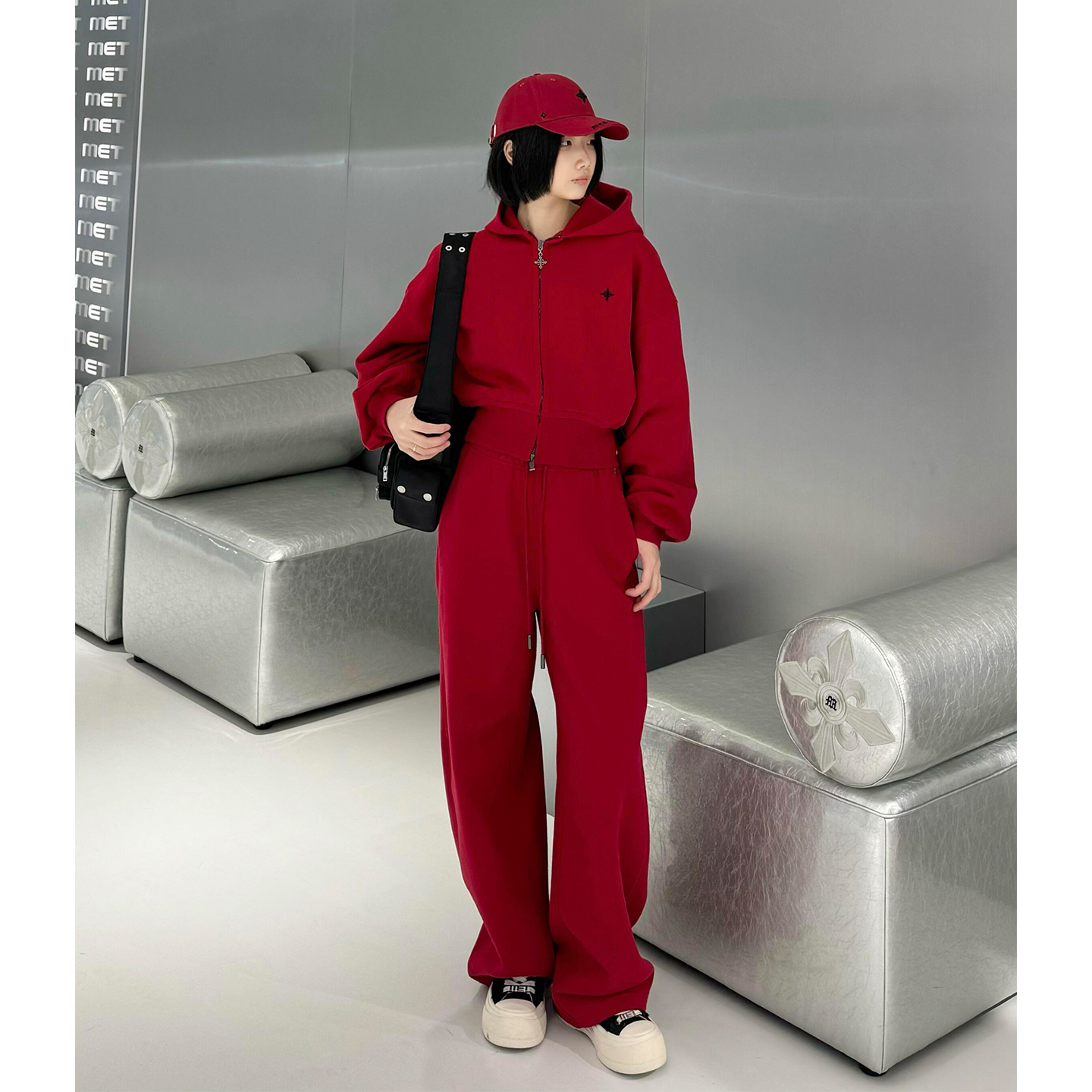 巨好看的红色本命年穿搭卫衣套装