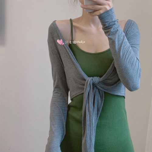 简约纯色，舒适面料，亲肤透气百搭