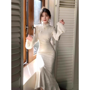 新中式气质国风旗袍连衣裙女装秋冬新款时尚重工千金感白色长裙子