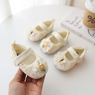 婴儿鞋春季新款女宝公主鞋软底步前鞋学步一周岁魔术贴礼服鞋防掉