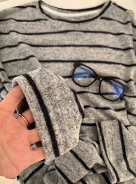 通勤慵懒风chill撞色条纹长袖t恤女秋冬新款圆领软糯德绒百搭上衣