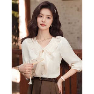 法式高级感蝴蝶结v领衬衫女春季设计感小众气质修身半分袖上衣潮