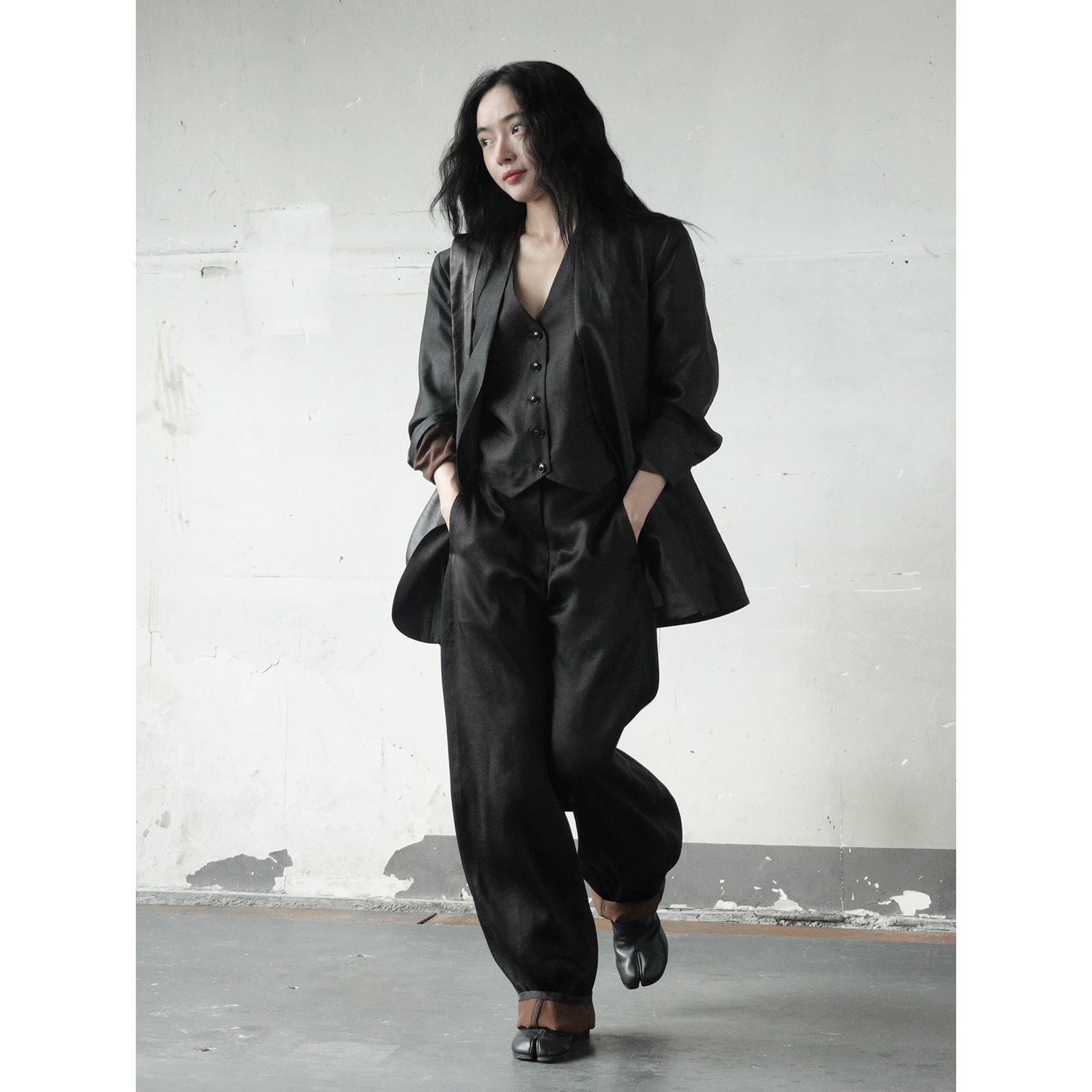 Oase张点 重磅100%桑蚕丝香云纱莨绸 极简廓形无领西装/拉腿裤