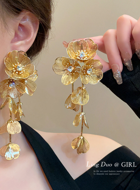 新中式金色花朵耳环2026新款爆款复古中国风夸张新娘长款耳饰坠夏