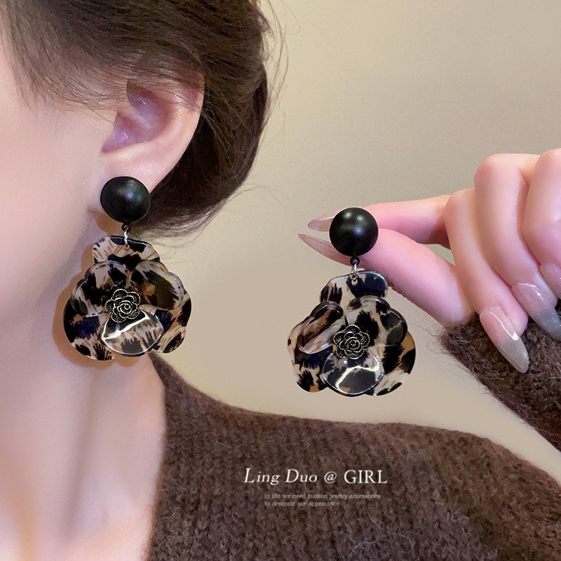 豹纹山茶花耳钉轻奢高级感气质大气耳环2025新款爆款夸张耳饰女,饰品/流行首饰/时尚饰品新,耳环,淘宝优惠券,粉丝福利购,淘宝优惠卷