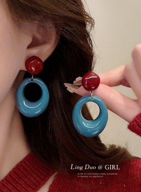 复古港风氛围圆圈撞色耳环女款度假风蓝色耳钉小众设计感夸张耳饰
