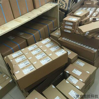 议价(议价)E84AVHCE5524VX0   伦茨伺服驱动器全新原装