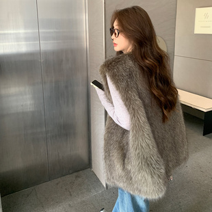 马甲女款2025新款皮毛一体背心外搭秋冬仿狐狸皮草毛毛坎肩马夹