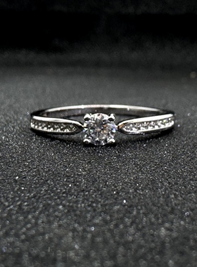 小米粒30分女戒四爪钻戒送女友