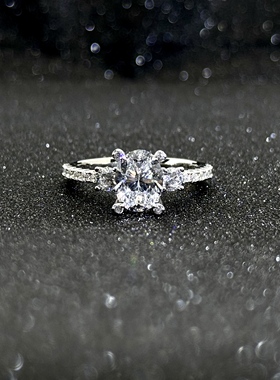 星光璀璨2克拉椭圆戒指