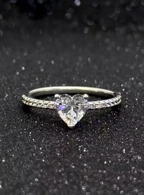 单排微镶心形1克拉桃心戒指