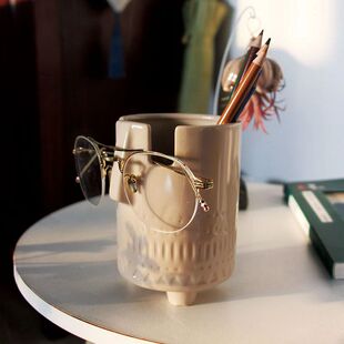 陶醇眼镜架托陶瓷笔筒办公室桌面创意摆件特色浮雕艺术ins风