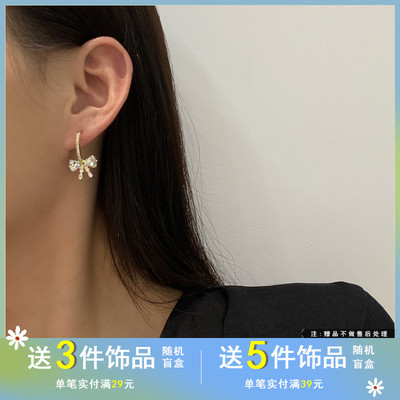 小众银针镶钻蝴蝶结c字ins风耳圈