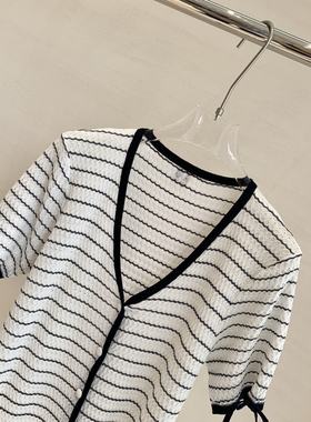 短款简约羊毛休闲蝴蝶结V领白色针织开衫短袖上衣针织衫条纹时尚
