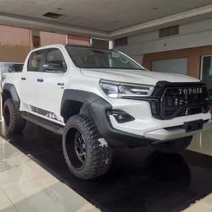 适用15-23年海拉克斯HILUX REVO皮卡改装GR款前脸轮眉保险杠总成