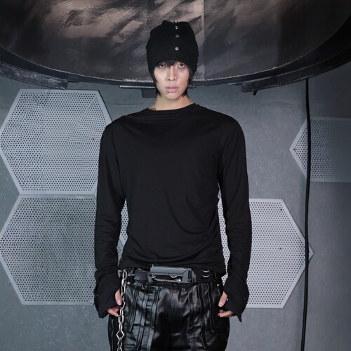 双领开叉袖口先锋暗黑打底长袖