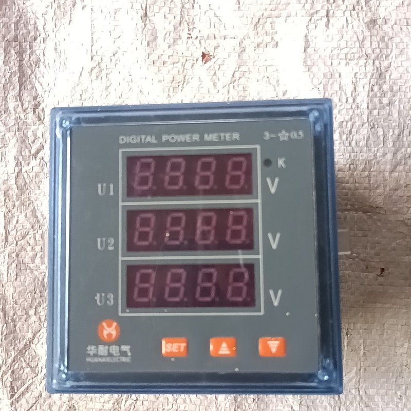 议价华耐电气三相数显电压表PZ862-9K4，共5台，输入电压A可维修