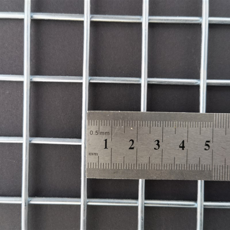 安义镀锌铁丝电焊网片建筑网格养殖隔离网加粗狗笼子钢丝围栏防护