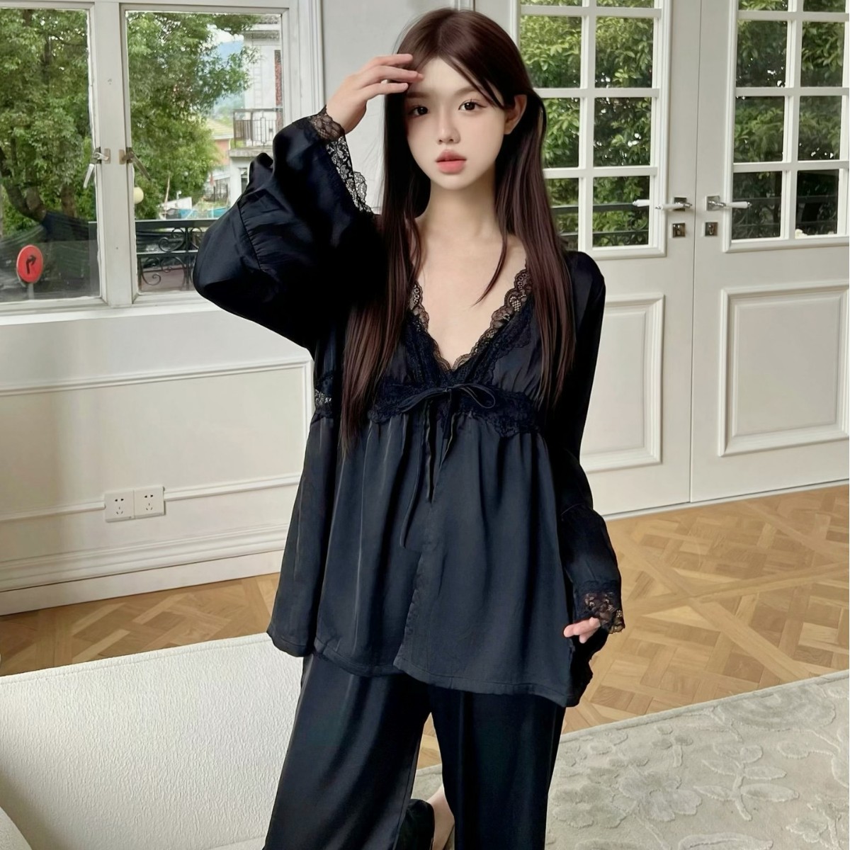 露丝同款春夏薄款冰丝V字领睡衣女高级感三件套可外穿家居服套装