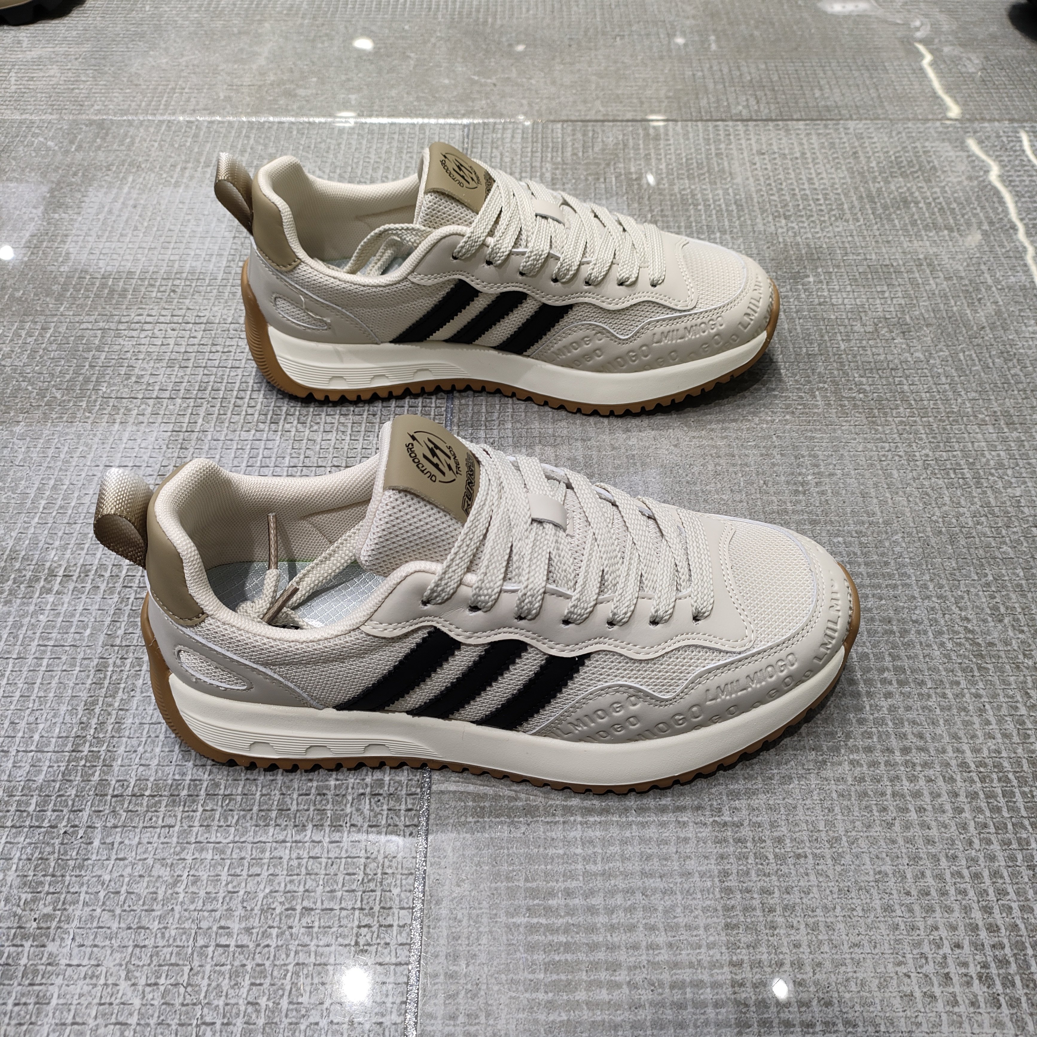 男鞋运动休闲轻便减震小青年阿甘鞋2026春夏新款欧货透气网面百搭,流行男鞋,时尚休闲鞋,淘宝优惠券,粉丝福利购,淘宝优惠卷