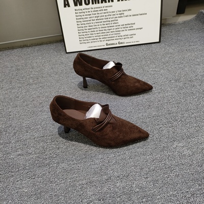 一代佳人尖头浅口真皮明星网红款2025秋季新款撞色气质型百搭女鞋