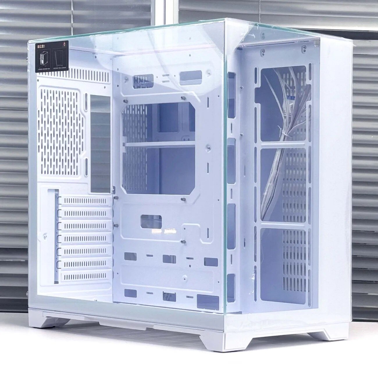 玩嘉天际S3包豪斯平替海景房机箱全景钢化玻璃ATX主板360水冷机箱