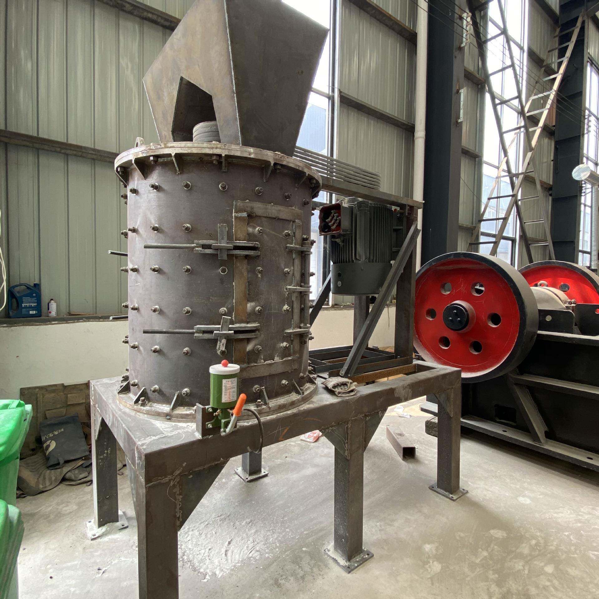 东越生产复合破碎机煤矸石花岗岩鹅卵石板锤制砂机建筑垃圾破碎机