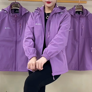 休闲中老年女装 新款 纯色连帽拉链冲锋衣外套宽松遮肉显瘦上衣时尚