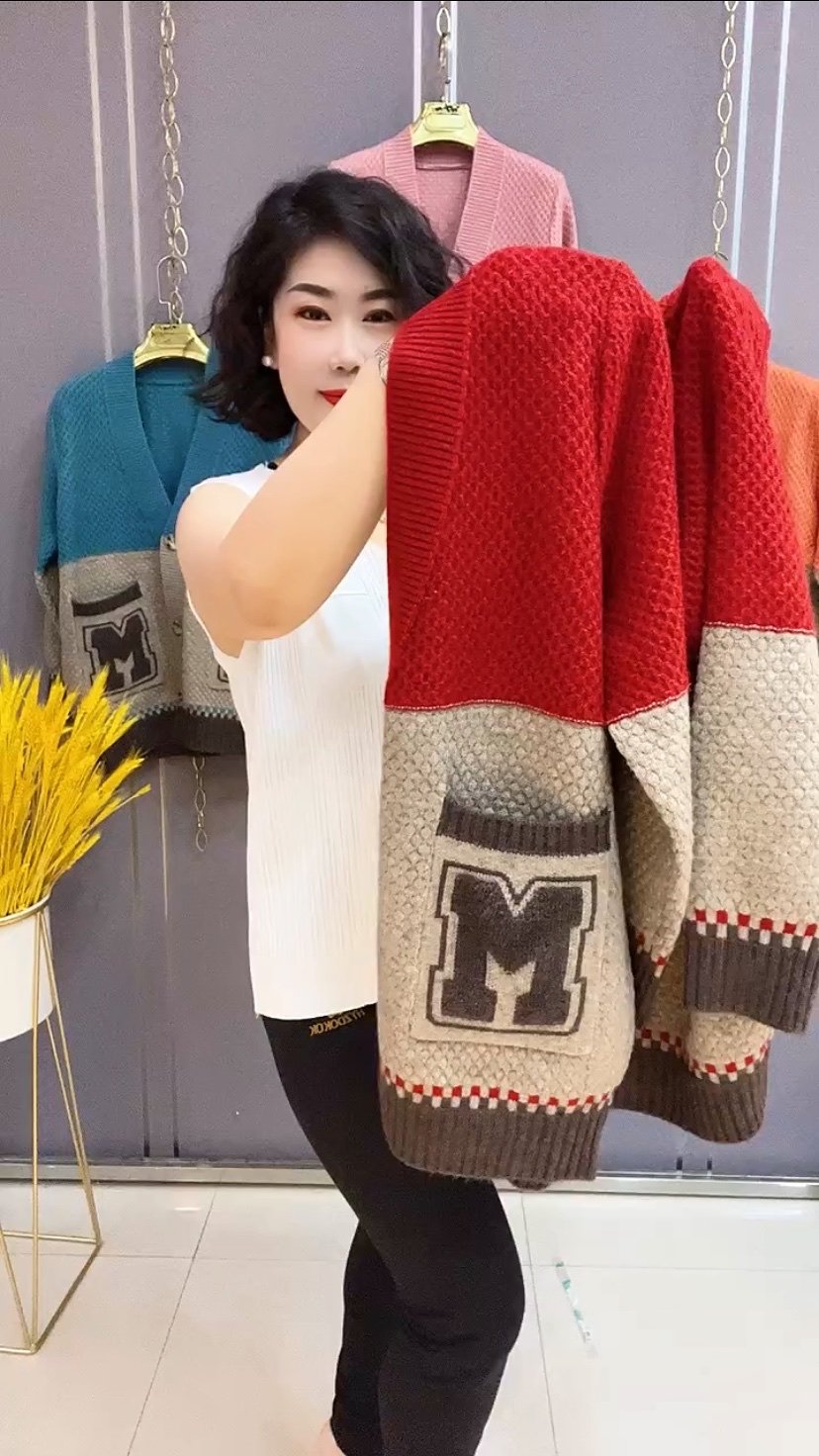 2022年大m字母羊毛针织衫开衫外套上衣中老年妈妈装时尚百搭秋冬