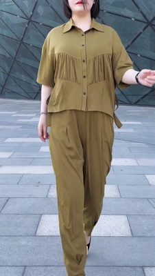 纯色压褶翻领开衫两件套