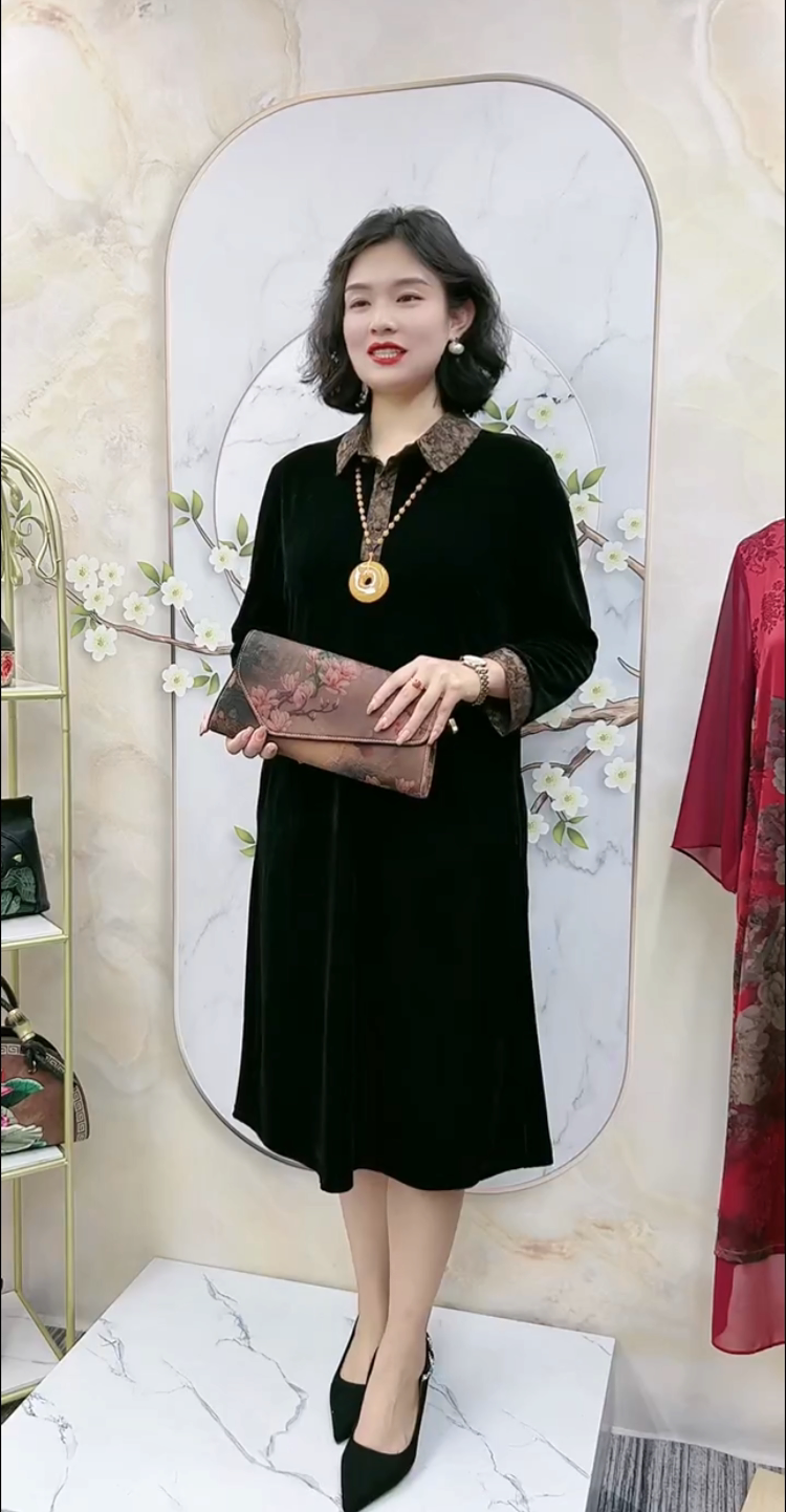 丝绒翻领中长款连衣裙妈妈装