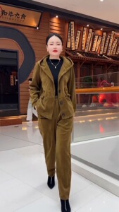 2023帽款盘扣精品欧绒棉套装上衣裤子两件套中老年妈妈装纯色百搭