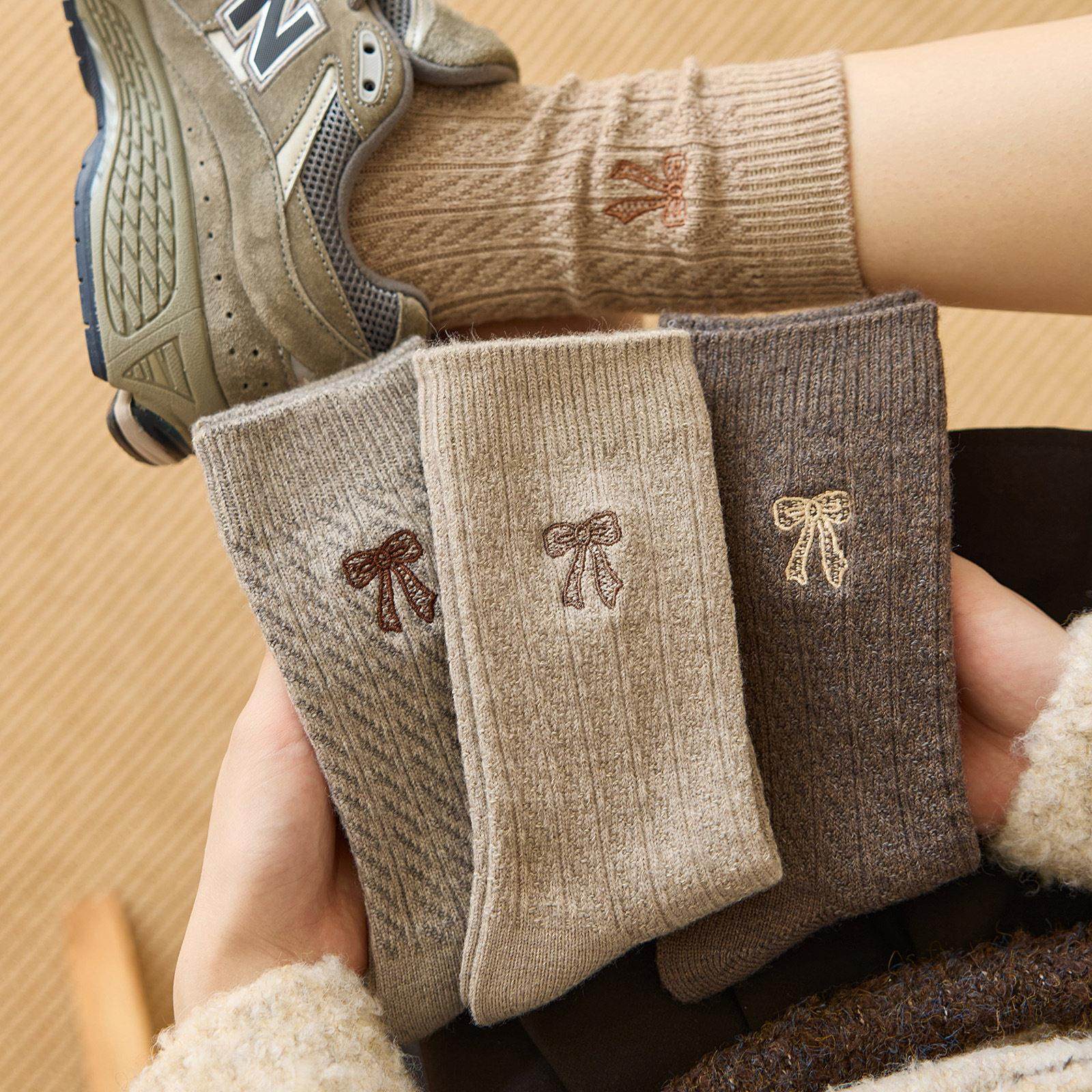 羊毛袜子女加厚保暖可爱中筒袜咖色长袜冬天美拉德堆堆袜配勃肯鞋,女士内衣/男士内衣/家居服,中筒袜,淘宝优惠券,粉丝福利购,淘宝优惠卷