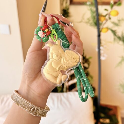 水贝低克重黄金手捧鲜花小熊维尼熊手机链钥匙扣包挂件送礼物