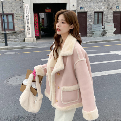 高级设计感粉色小个子羊羔毛外套