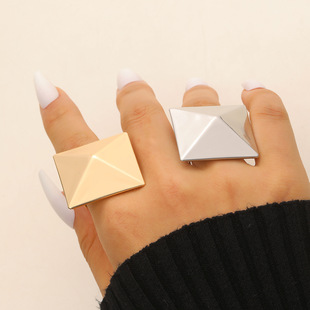 欧美跨境时尚夸张正方形四棱锥戒指立体设计感几何食指戒指环女