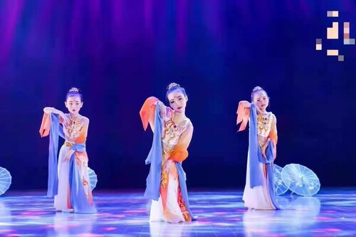 少儿舞蹈扇子舞价格 少儿舞蹈扇子舞图片 星期三