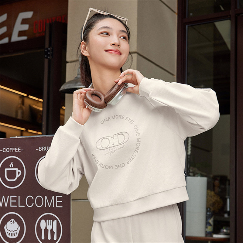 乔丹女款卫衣2026春季新款圆领短款内搭运动长袖卫衣QDEWD2251855