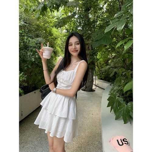 辰米范法式收腰泡泡袖连衣裙