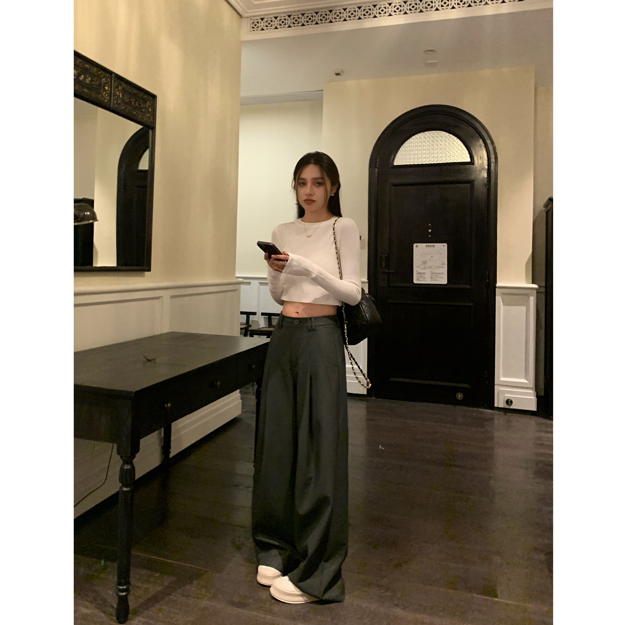 高级感直筒皮裤女高腰阔腿休闲裤