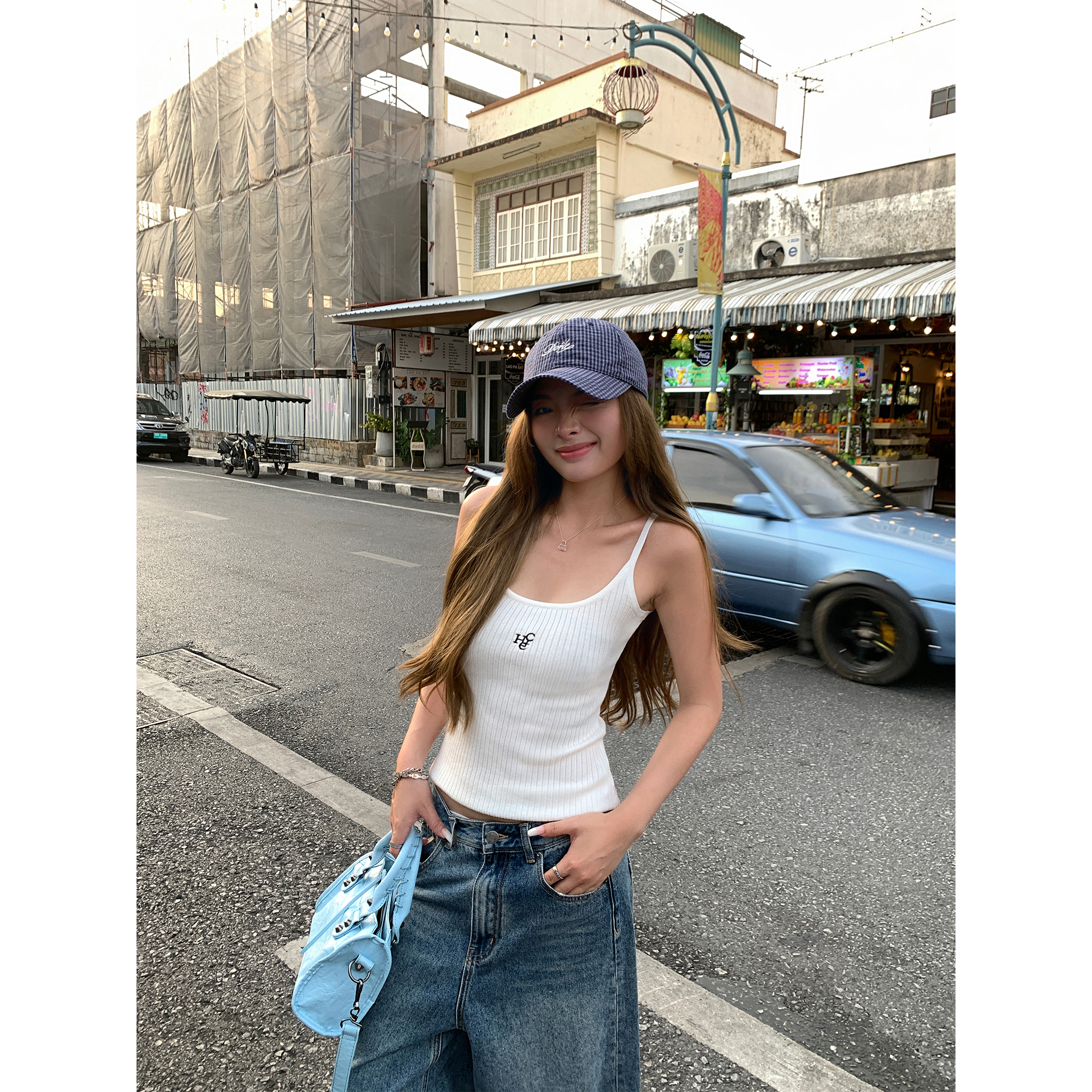 辰米范 海风微咸 四色吊带背心女外穿设计感绣花修身显瘦无袖上衣