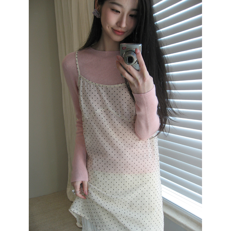 杏色波点小吊带连衣裙秋冬